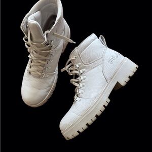Fila Off-White Leather Lug-Sole Ankle Boots women size 9 in perfect condition